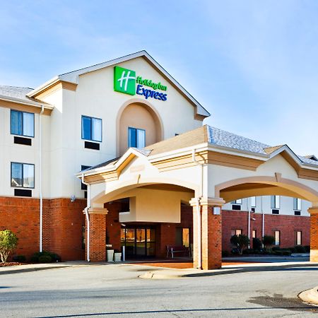 Holiday Inn Express Forest City By Ihg Екстер'єр фото