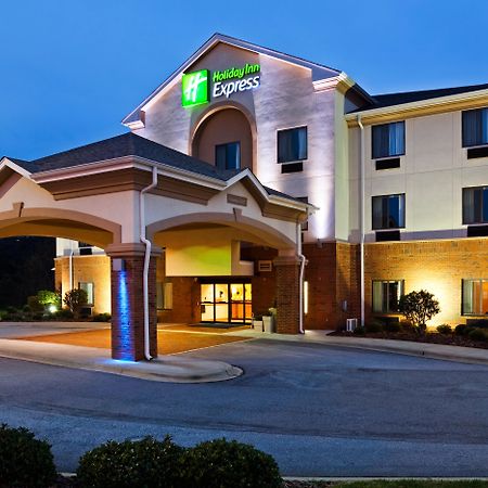 Holiday Inn Express Forest City By Ihg Екстер'єр фото