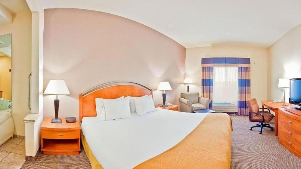 Holiday Inn Express Forest City By Ihg Екстер'єр фото