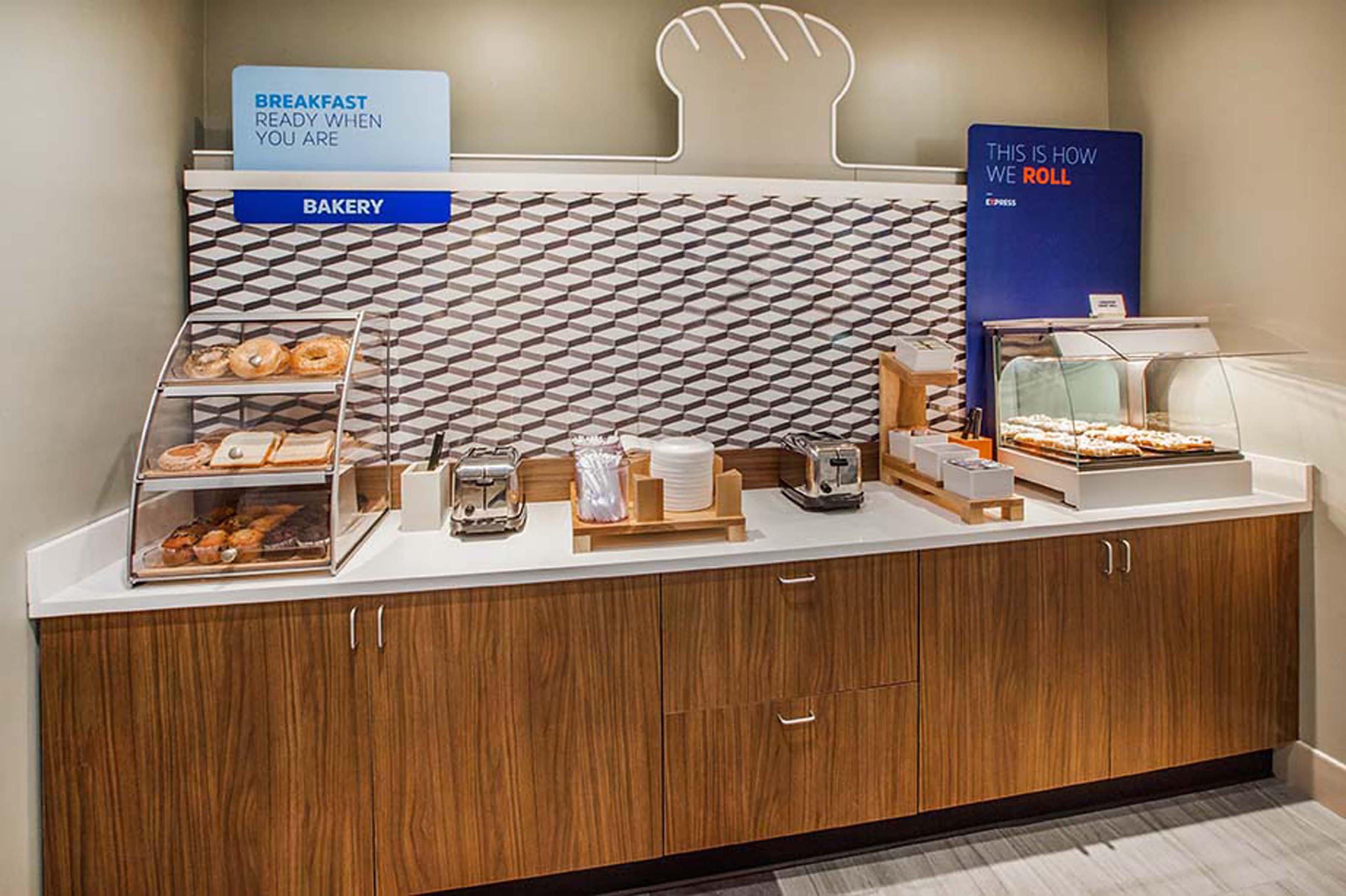 Holiday Inn Express Forest City By Ihg Екстер'єр фото