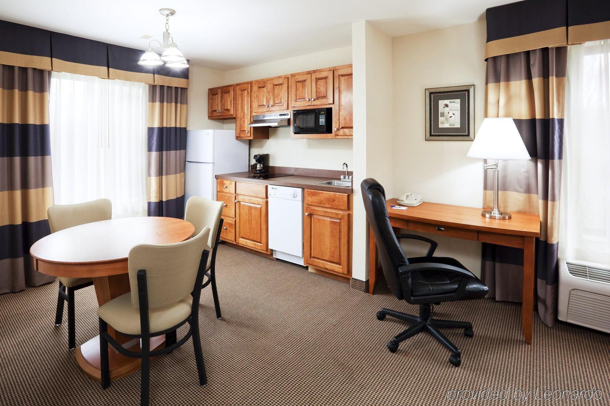 Holiday Inn Express Forest City By Ihg Екстер'єр фото