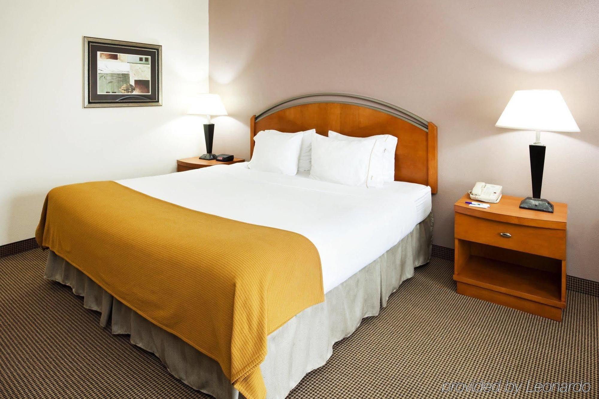 Holiday Inn Express Forest City By Ihg Екстер'єр фото